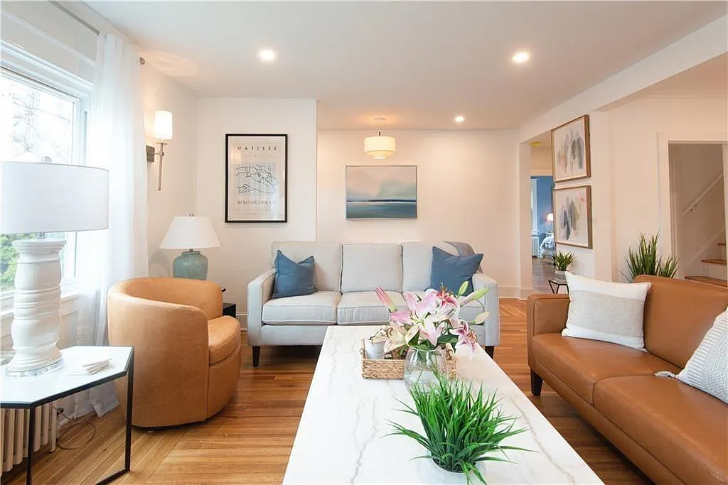 4 bed, 3.0 bath, 2500 sqft, $3,200 — Photo 3