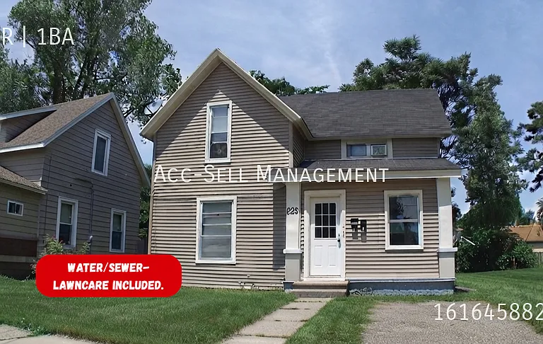 825 Evergreen St SE #WEST SIDE — Photo 1