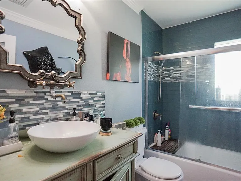 328 Carl Ave — Photo 14