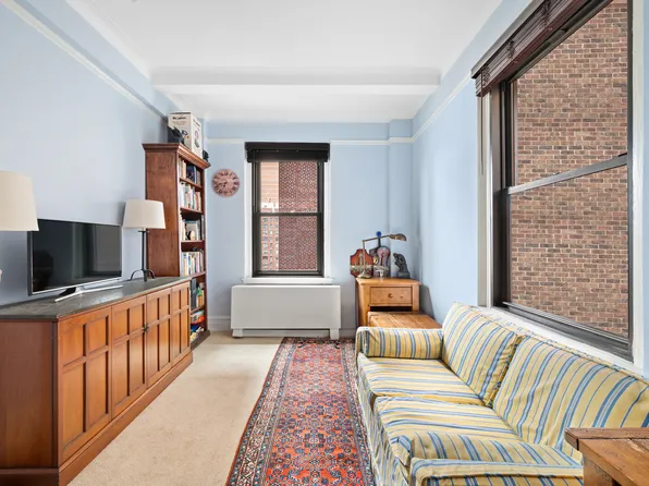 325 East 57th Street image 6 of 12