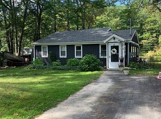 15 Cove Rd, East Kingston, NH 03827