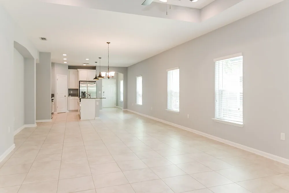 3 bed, 2.0 bath, 1863 sqft, $3,140 — Photo 4