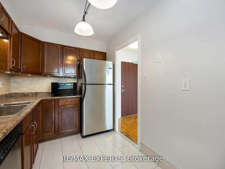360 Ridelle Ave #612 — Photo 16