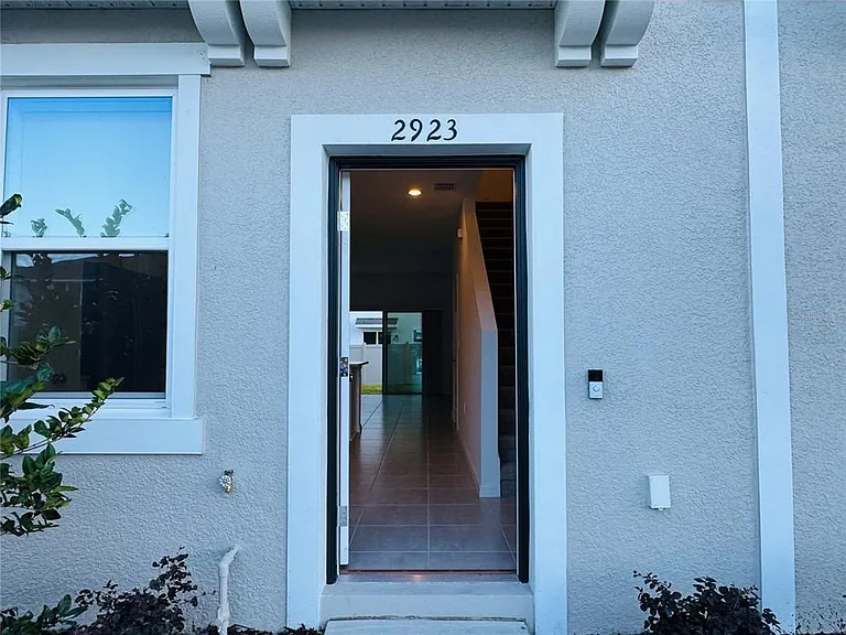 2923 Skyline Loop — Photo 3