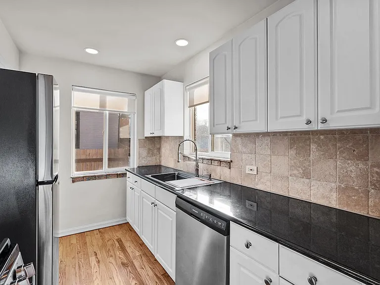 3085 N Clermont St — Photo 12