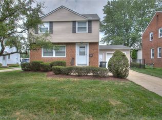 4807 Edsal Dr, Lyndhurst, OH 44124