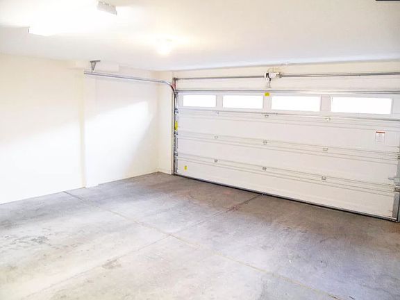 4th image of 335 S Farmer Ave