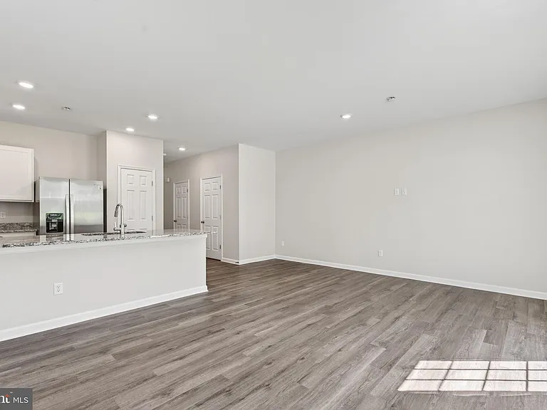 183 Caterpillar Dr — Photo 12