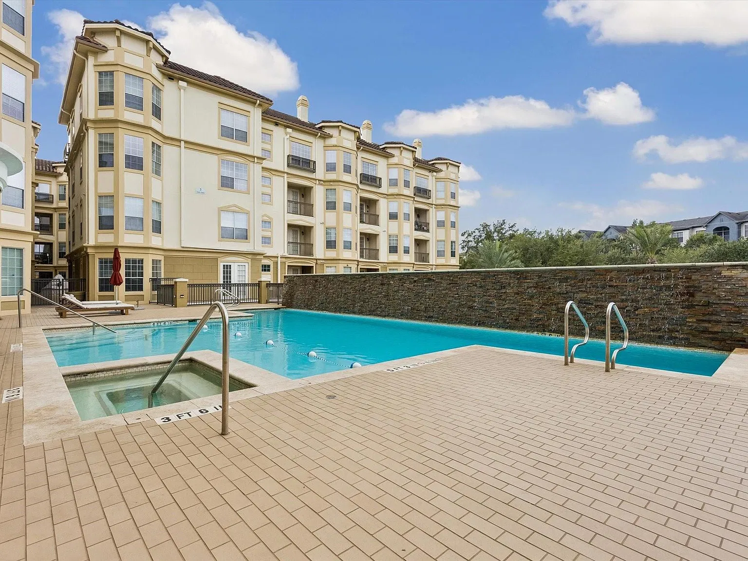 2 bed, 1209 sqft, $1,950 — Photo 1
