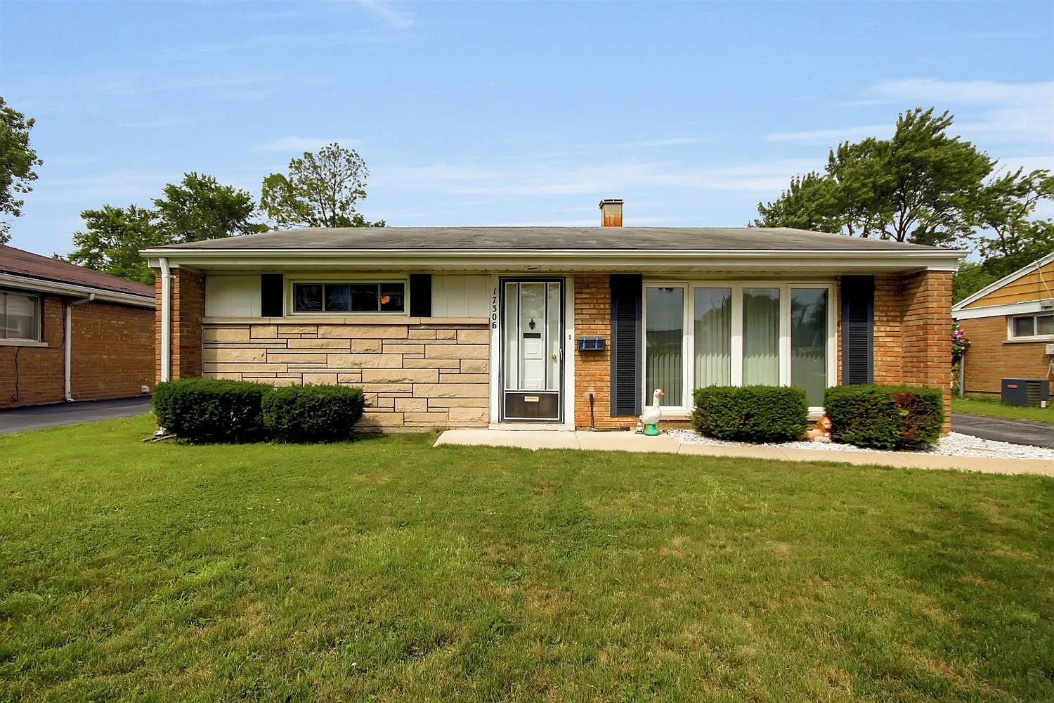 17306 Greenbay Ave photo 1