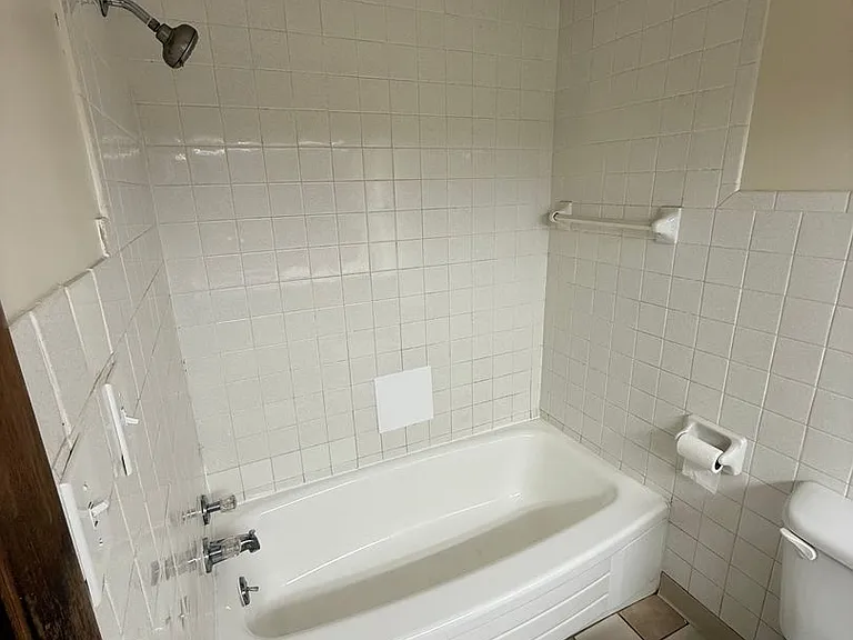 435 E Harrison St — Photo 15