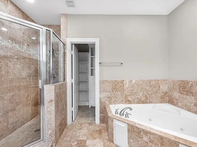 2505 Dallas St — Photo 9