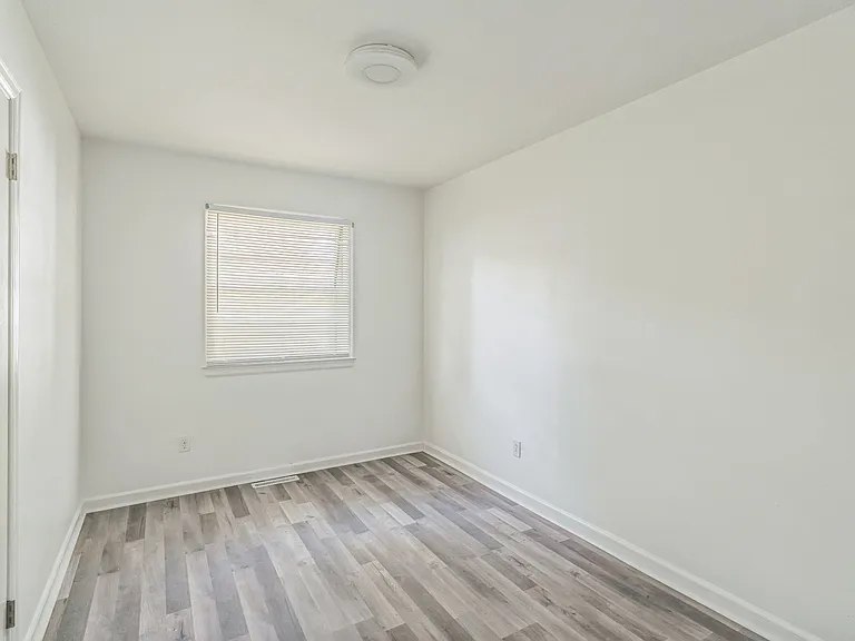 1676 Brittany Ln — Photo 7