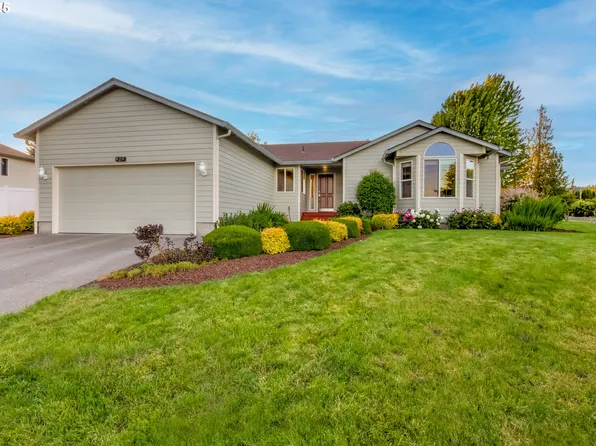 425 W 8th St, La Center, WA 98629