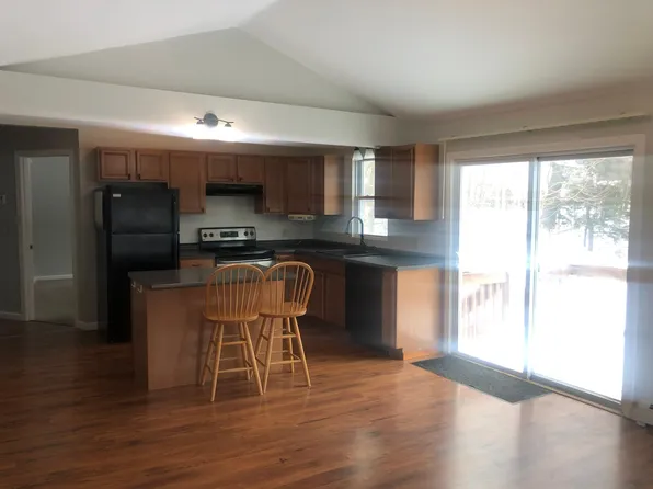 33 School St #2, Laconia, NH 03246