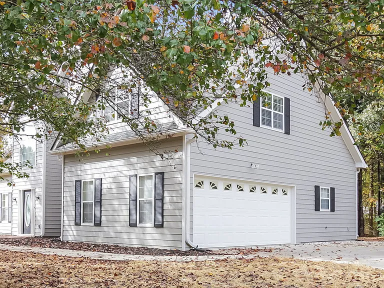 355 Woodstream Dr — Photo 4