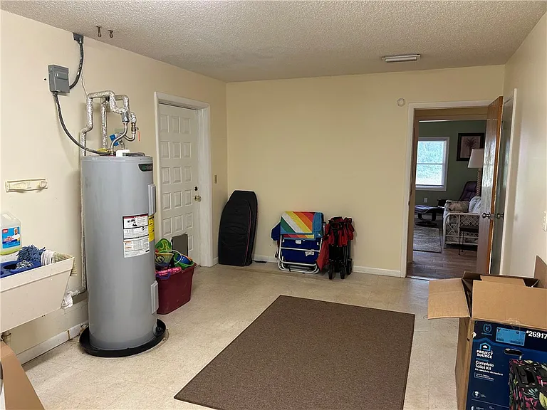 9418 Fleming Grant Rd — Photo 11