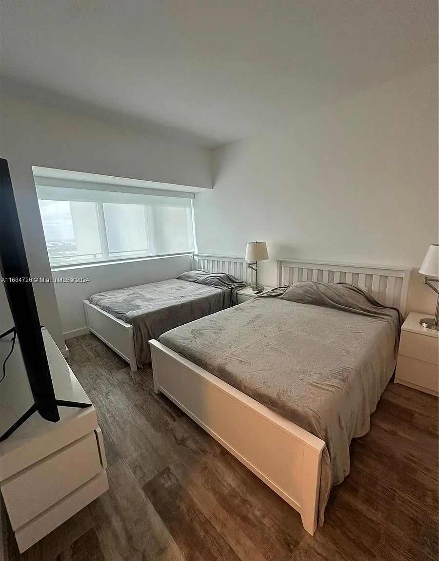 2 bed, 1151 sqft, $6,500 — Photo 4