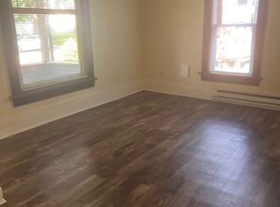 425 Denver St APT 2, Waterloo, IA 50701