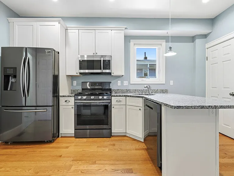 47 Metropolitan Ave #1 — Photo 2