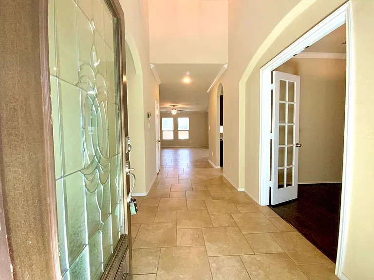 1810 Logan Trl — Photo 6