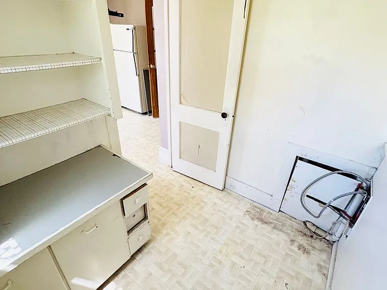 709 11th Ave — Photo 3