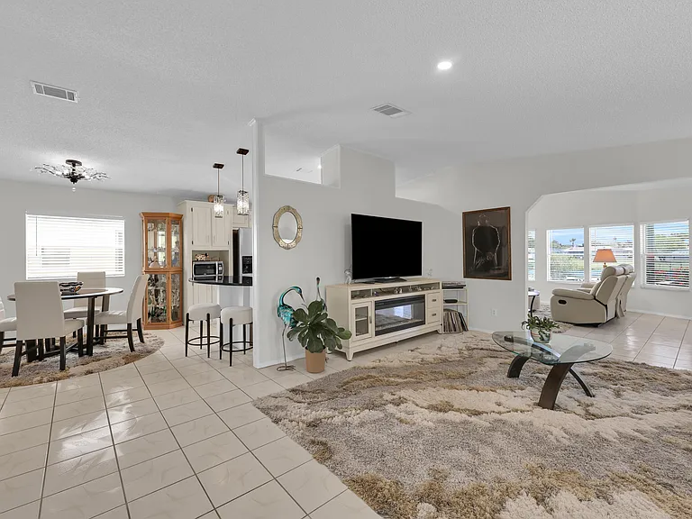 3416 Feriwinkle Ct — Photo 4