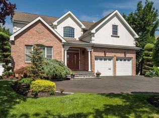 2639 Lincoln Blvd, Merrick, NY 11566