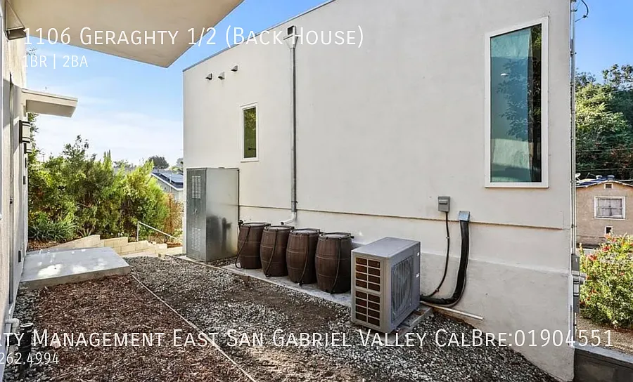Introducing a brand new modern home in the heart of Los Angeles — Photo 4