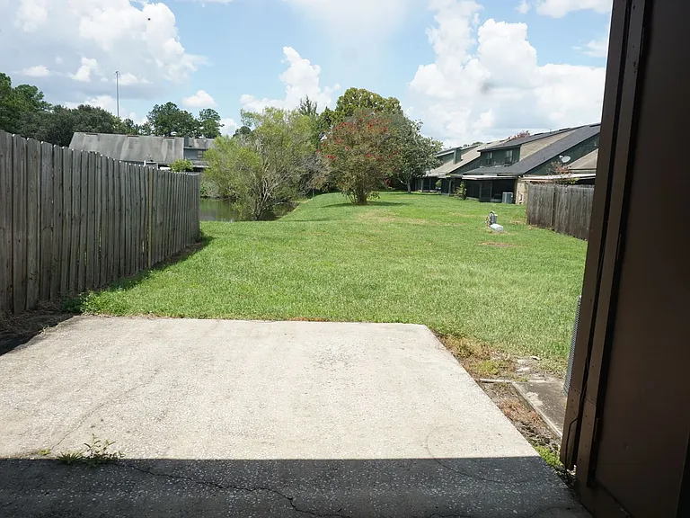 8784 Whispering Pines Dr — Photo 16