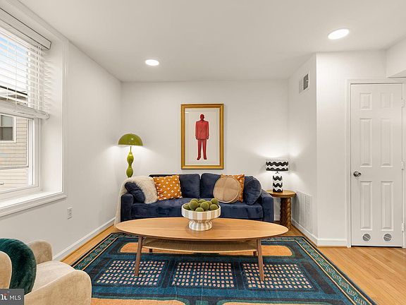 2nd image of 314 V St NE APT 204