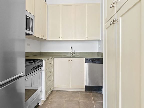 3rd image of 300 E 85th St APT 607