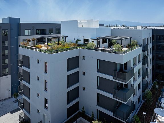 4th image of 3580 Rambla Pl #649