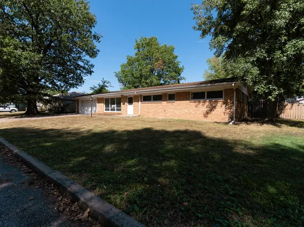 616 Kings St, Mount Vernon, MO 65712