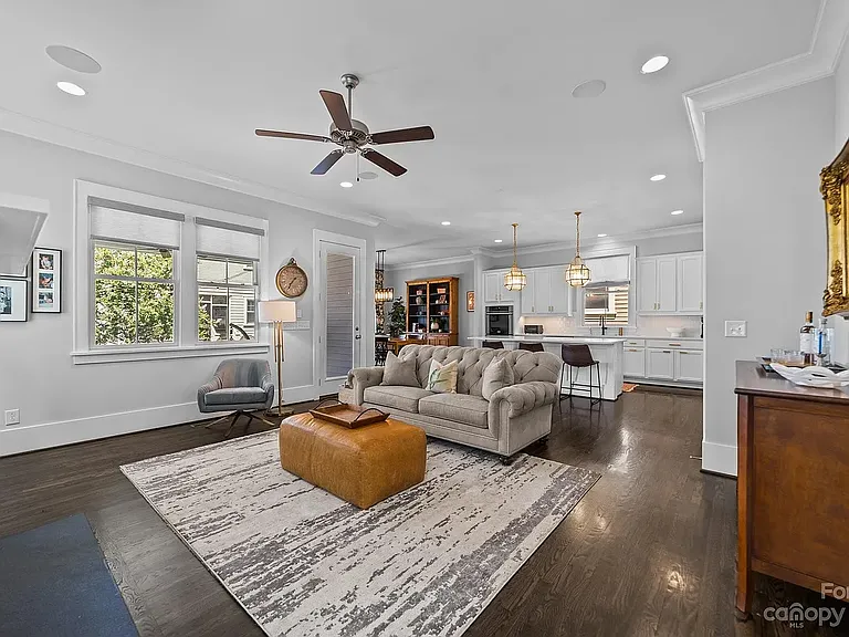 412 Eli St — Photo 11