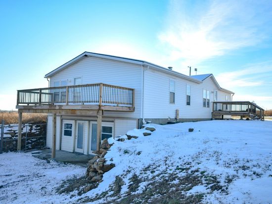 8635 SE Adams St, Wakarusa, KS 66546