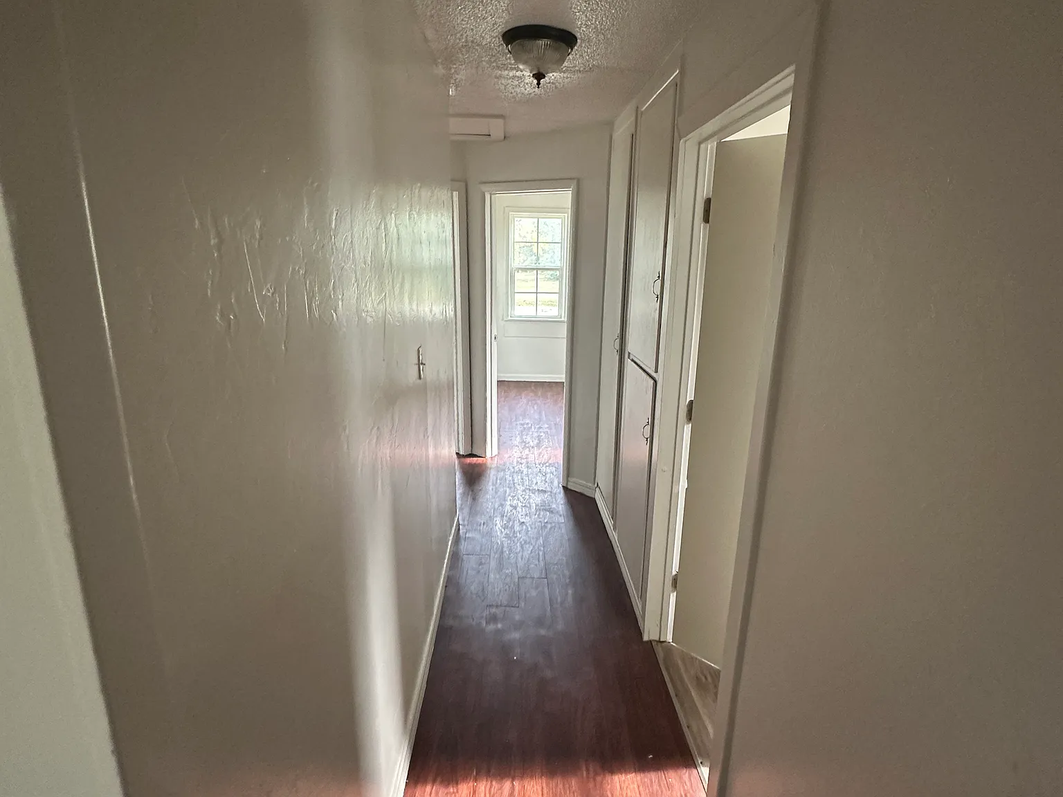 2 bed, 720 sqft, $995 — Photo 2