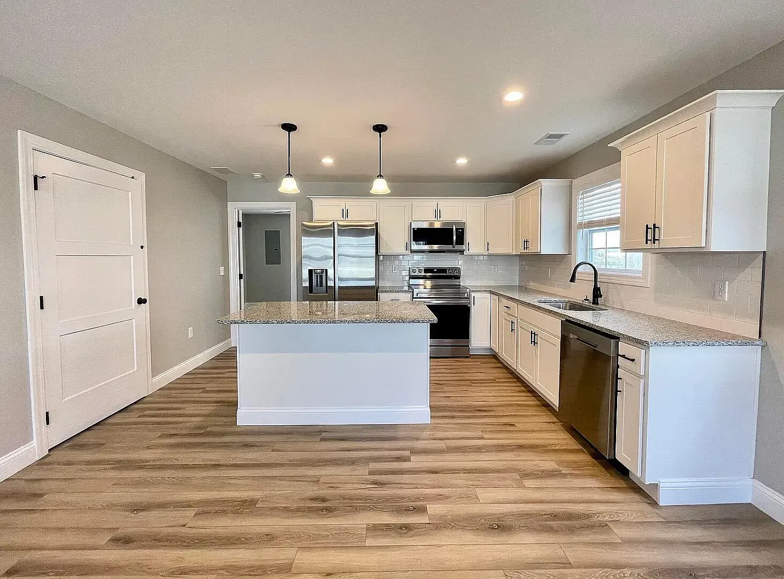 3 bed, 1650 sqft, $1,995 — Photo 4