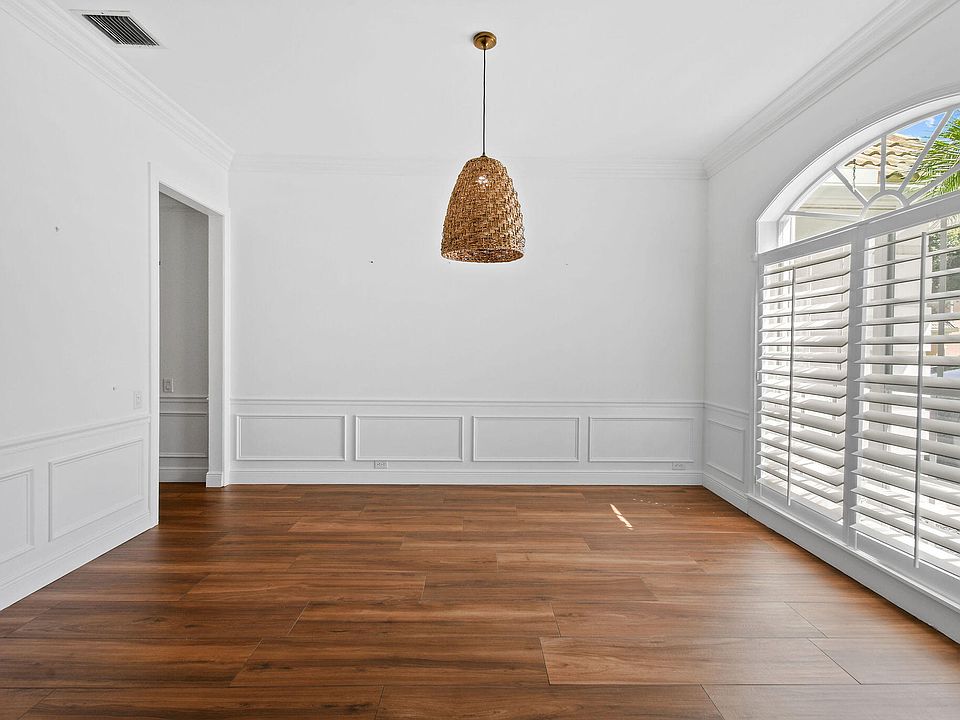 1st image of 172 Satinwood Lane