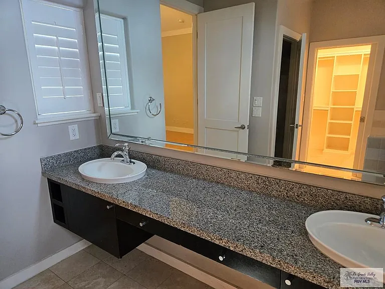 524 Wildrose Ln #1 — Photo 9