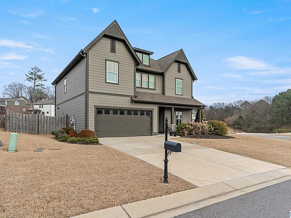 3rd image of 10 Macdonald Cv