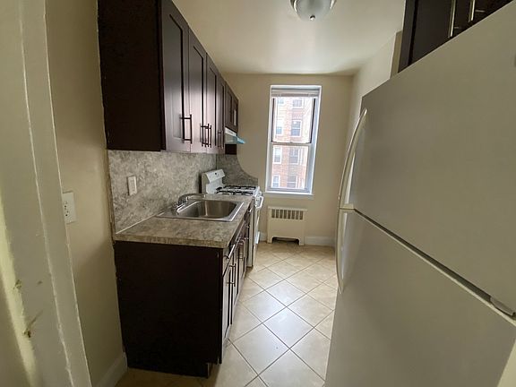 4th image of 143-11 Barclay Ave #44