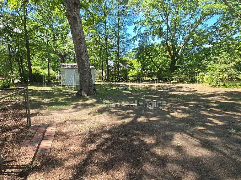 924 Pierpont Rd — Photo 16