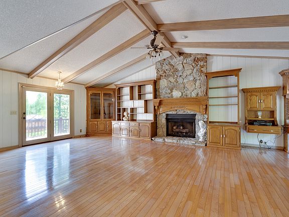 4th image of 692 Tanglewood Dr