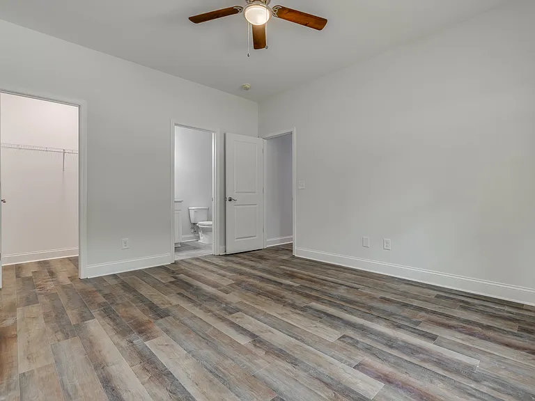 503 Winsor St — Photo 15