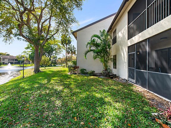 2nd image of 3039 Carambola Cir Circle #3039