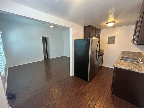 5th image of 4234 Montclair St APT 203