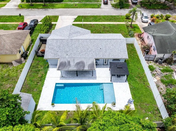 2985 Angler Drive, Delray Beach, FL 33445