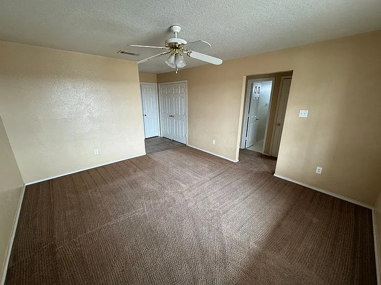 3203 Toledo Dr — Photo 5