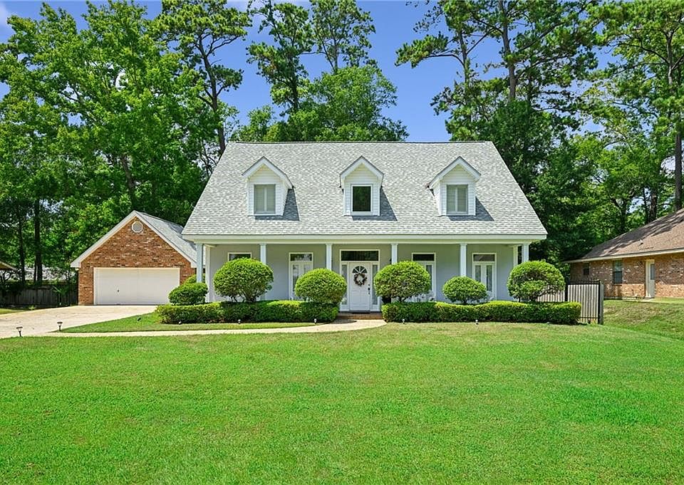 1st image of 525 Laura Dr N